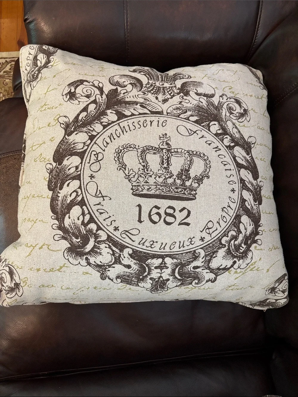 N/A pillow cover